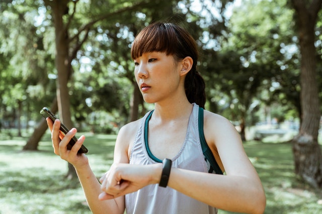 Read more about the article Do Fitness Trackers Assist You in Losing Weight?